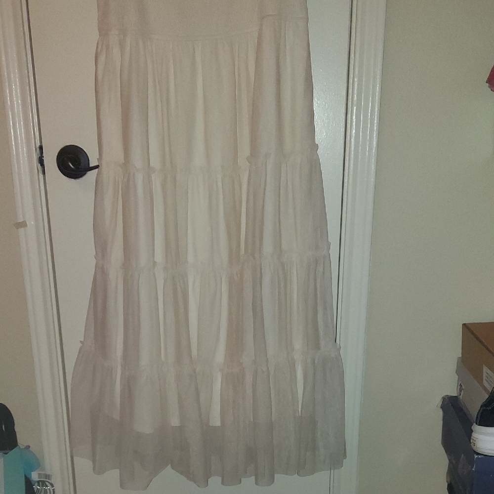 Chic Cream Maxi Dress with Puff Sleeves B19 - Picture 7 of 7